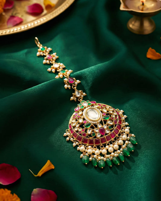 Indian Bridal Maang Tikka Headpiece, Kundan Pearl Forehead Jewelry, Green Bridal Headpiece for Wedding, South Asian Bride Accessory