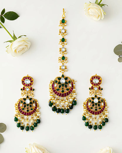 Kundan Maang Tikka and Earrings Set