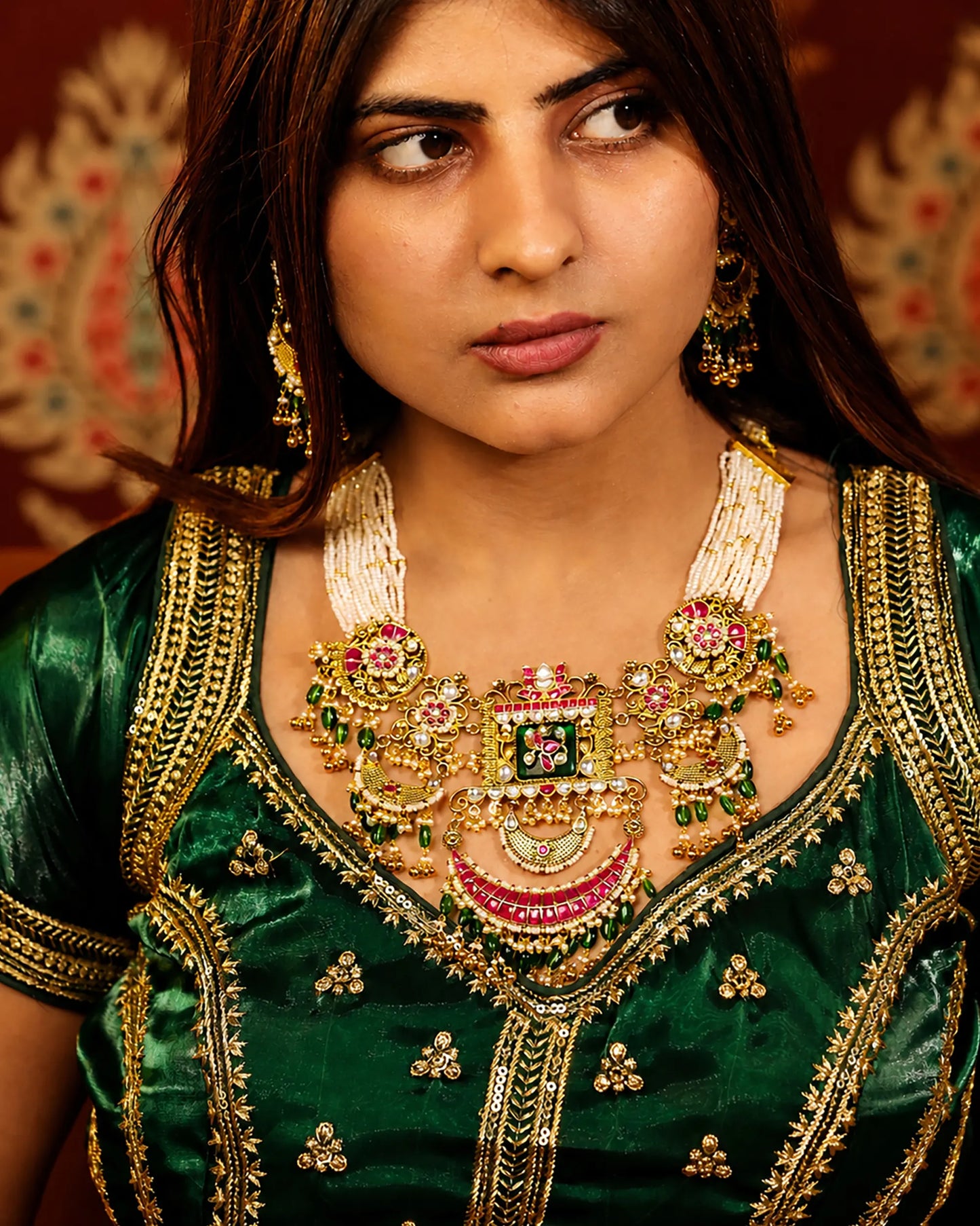 Antique Kundan Statement Necklace Set
