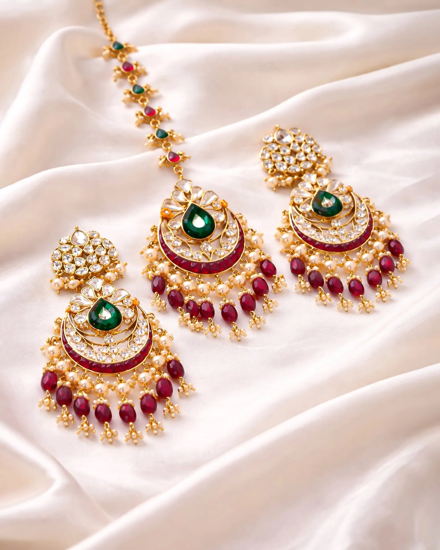 Handmade Kundan Bridal Jewelry Set: Green & Pearl Maang Tikka Earrings