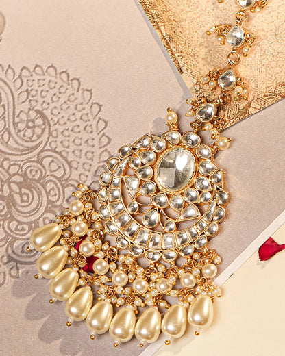 White Kundan Bridal Set – Gold Plated Choker, Earrings & Maang Tikka Jewelry