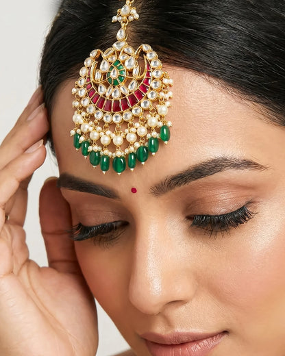 Indian Bridal Maang Tikka Headpiece, Kundan Pearl Forehead Jewelry, Green Bridal Headpiece for Wedding, South Asian Bride Jewelry