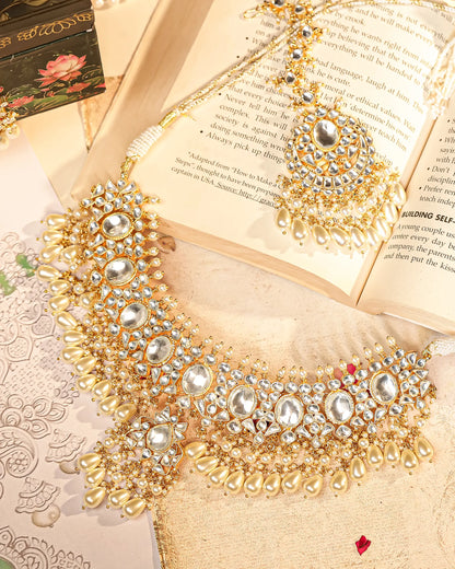 White Kundan Bridal Set – Gold Plated Choker, Earrings & Maang Tikka Jewelry