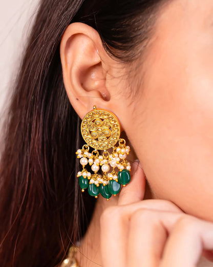 Green Kundan Bridal Necklace Set – Gold Statement Wedding Choker with Pearl Detailing & Matching Earrings