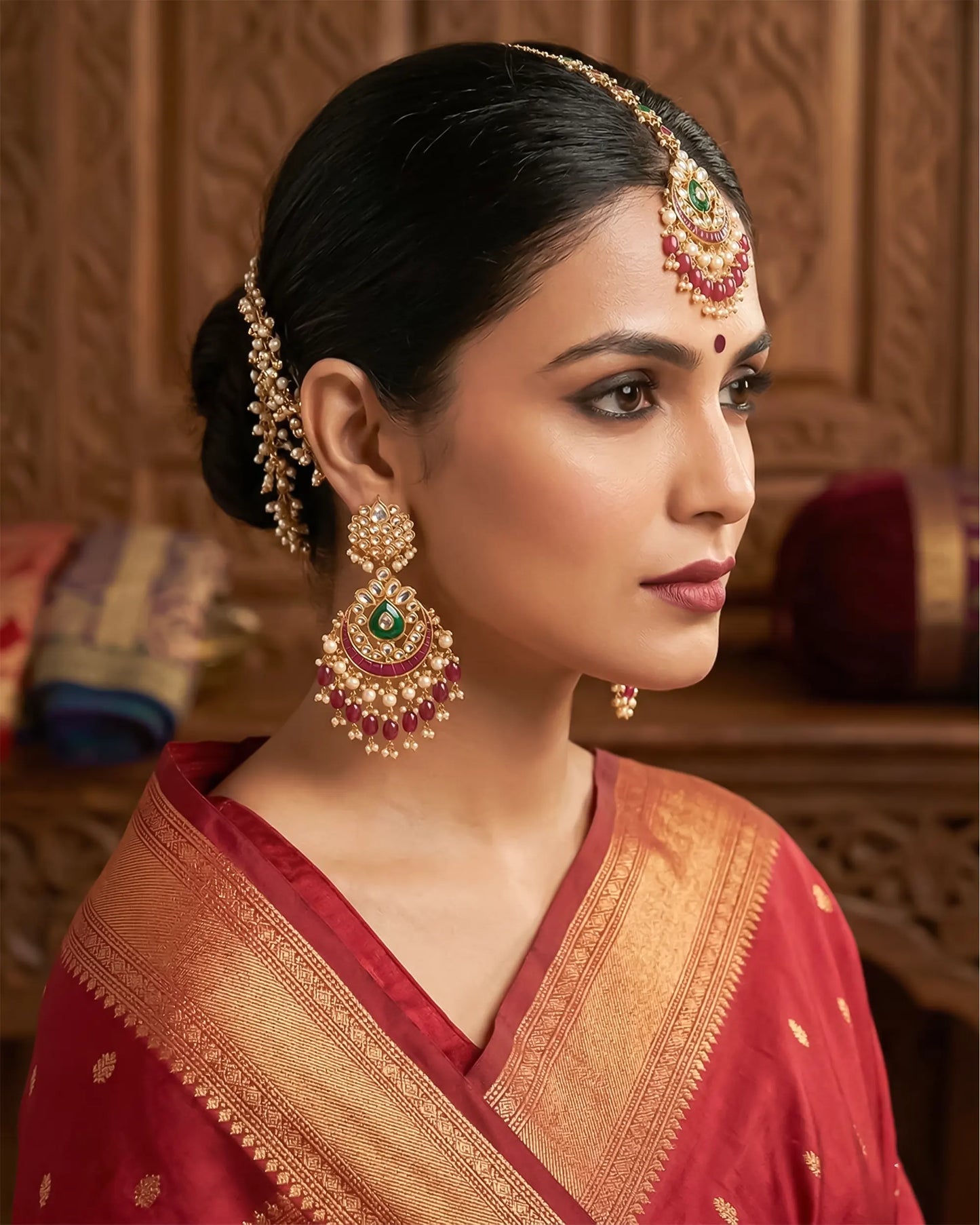 Handmade Kundan Bridal Jewelry Set: Green & Pearl Maang Tikka Earrings