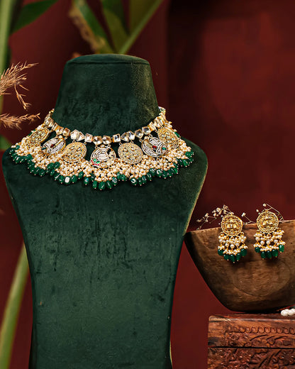 Green Kundan Bridal Necklace Set – Gold Statement Wedding Choker with Pearl Detailing & Matching Earrings