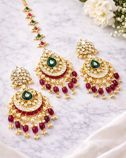 Handmade Kundan Bridal Jewelry Set: Green & Pearl Maang Tikka Earrings