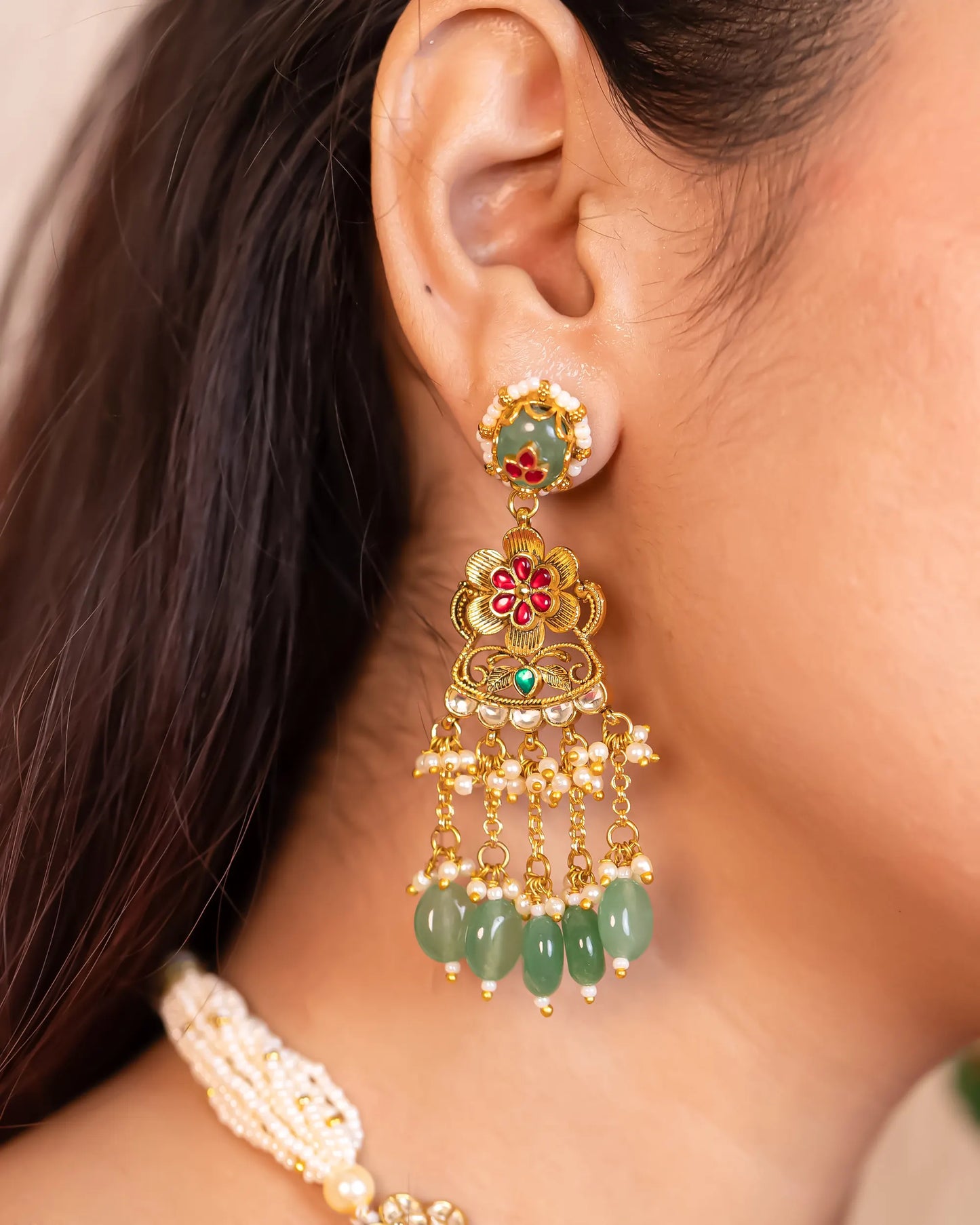Traditional Green Kundan Choker Necklace Set with Matching Earrings