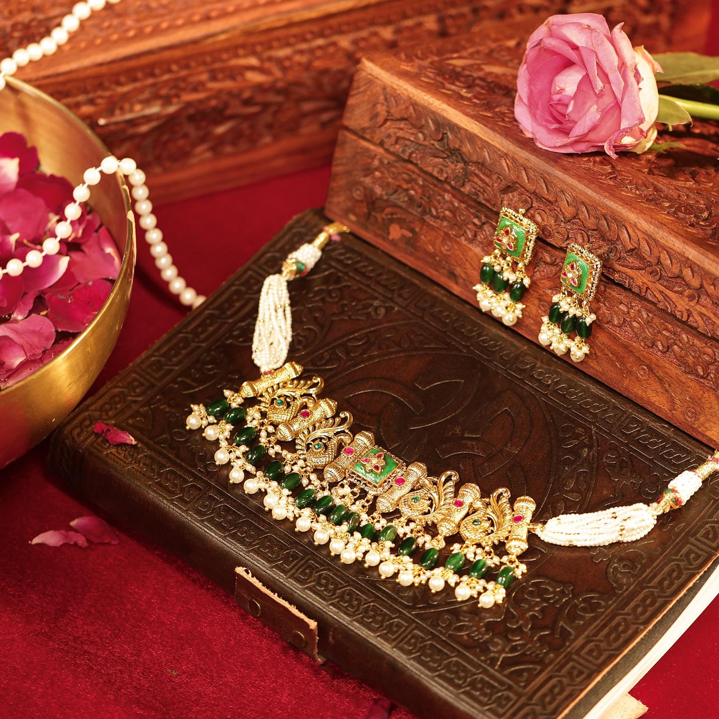 Antique Temple Choker Necklace Set, Green Stone Pearl Bridal Jewelry, South Indian Gold Choker, Traditional Ethnic Wedding Necklace