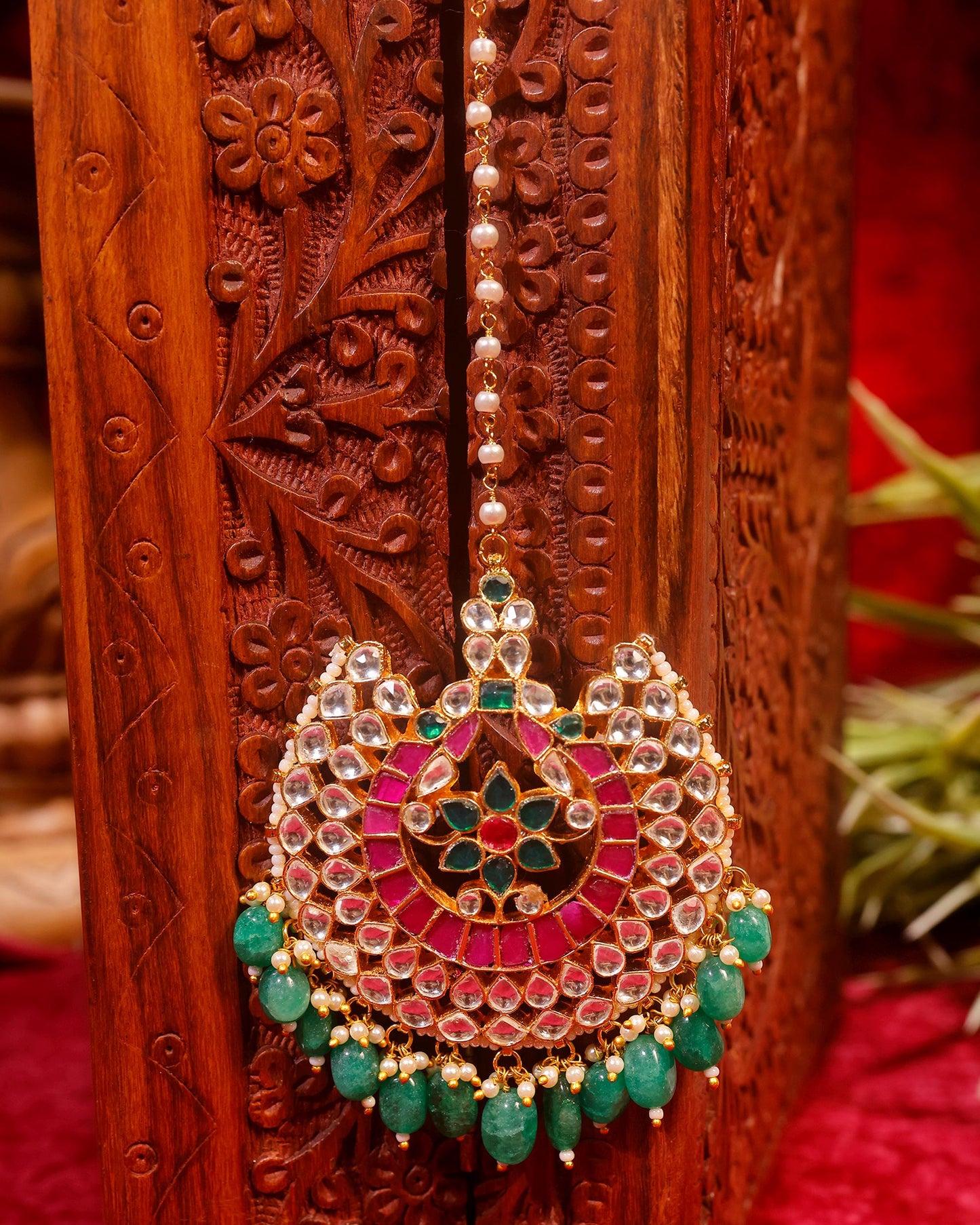 Bridal Maang Tikka Headpiece, Kundan Pearl Forehead Jewelry, Green Bridal Headpiece for Wedding, South Asian Bride Accessory